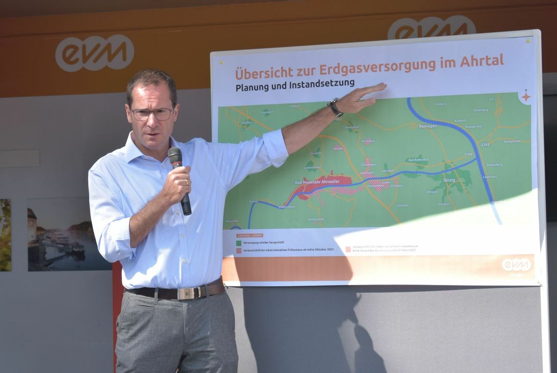 Dr. Andreas Hoffknecht, Technischer Geschäftsführer der Energienetze Mittelrhein (enm), erläuterte das Gasnetz und die Arbeiten daran. Foto: Mager