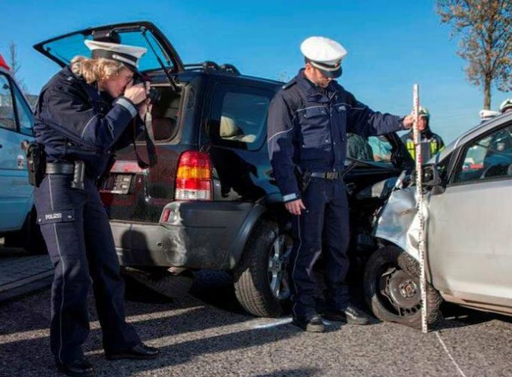 Im Zuständigkeitsbereich des PP Aachen ist - wie im Land NRW auch - eine leichte Zunahme der Verkehrsunfälle zu verzeichnen. Die Anzahl polizeilich bekannt gewordener Verkehrsunfälle stieg von 18.043 auf 18.360 (+1,32 Prozent, Land NRW: +2,74 Prozent). Foto: Polizei Aachen