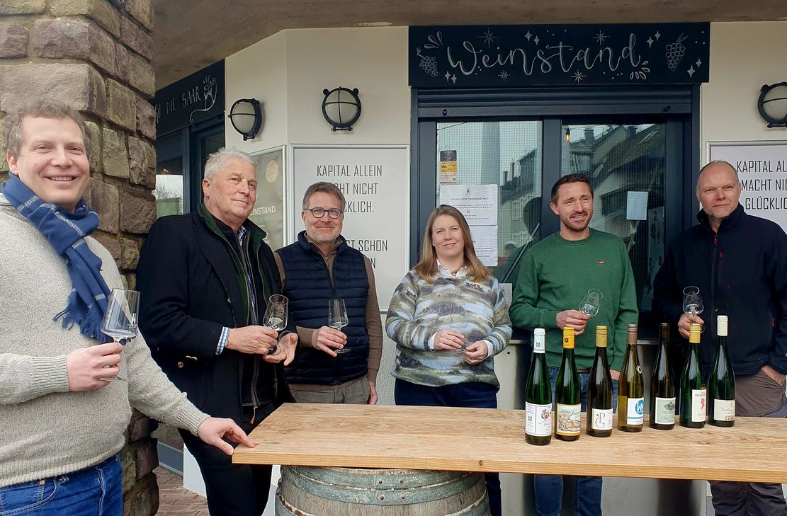 Auch das beliebte Saarburger Weinufer startet ab dem 3. April in die Saison.