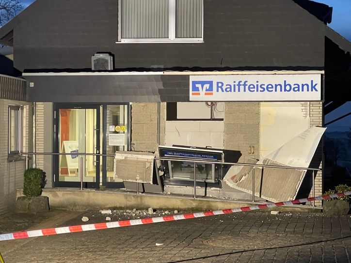 Das Gebäude in dem der Geldautomat stand wurde schwer beschädig