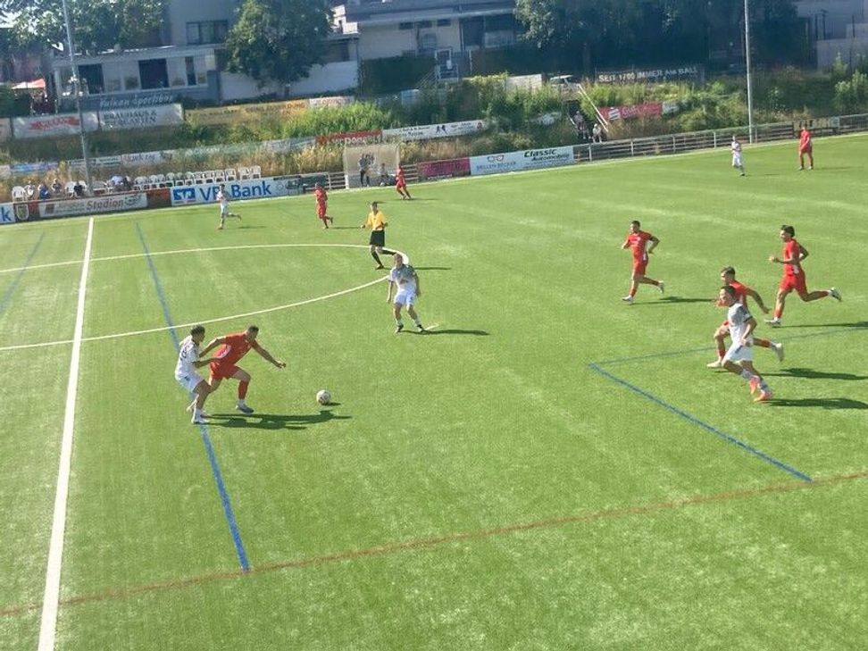 Auch in Mendig rollt der Ball wieder. Gegen Anadolu Spor Koblenz trennte man sich 1:1 (1:0).