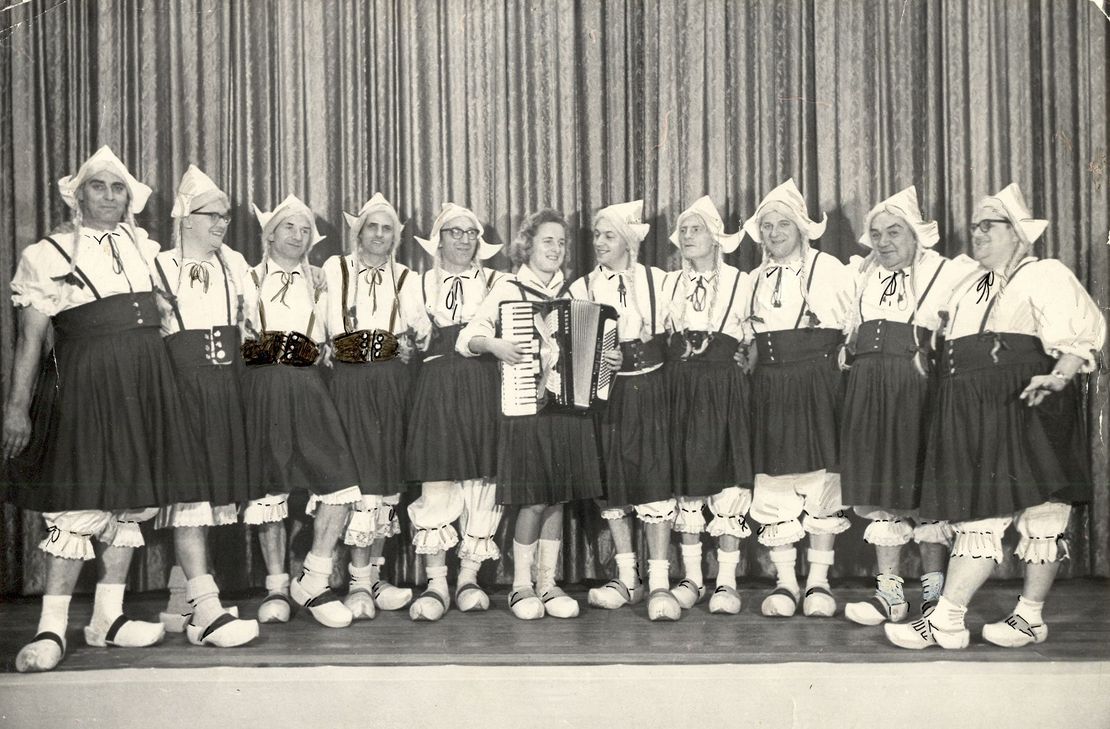 Männerballett aus den 60er Jahren