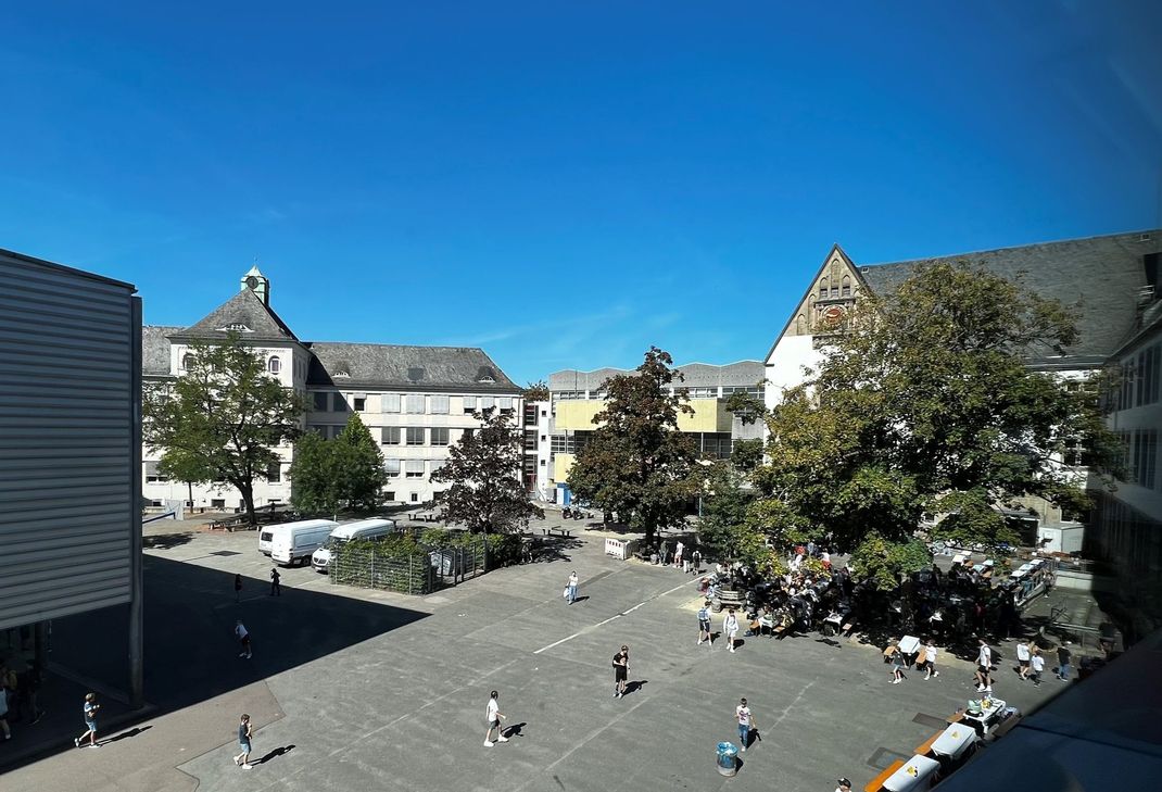 Gemeinsamer Schulhof von MPG und AVG