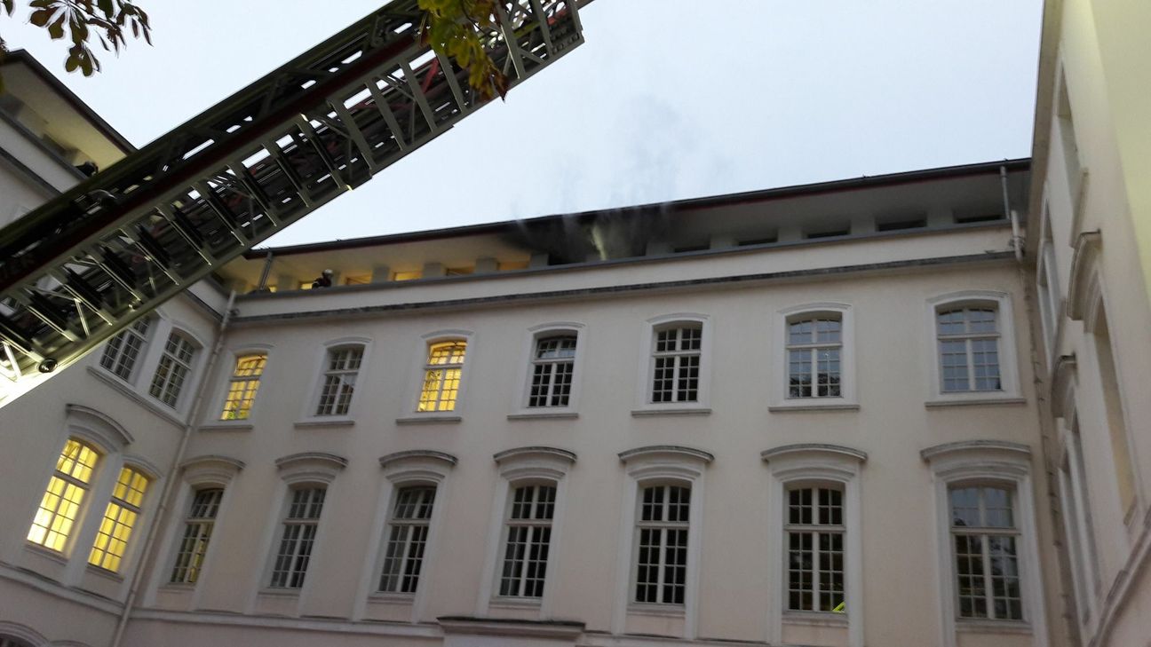 Unbekannte haben am Freitag im Trierer Jugendamt Feuer gelegt. Foto: Siko
