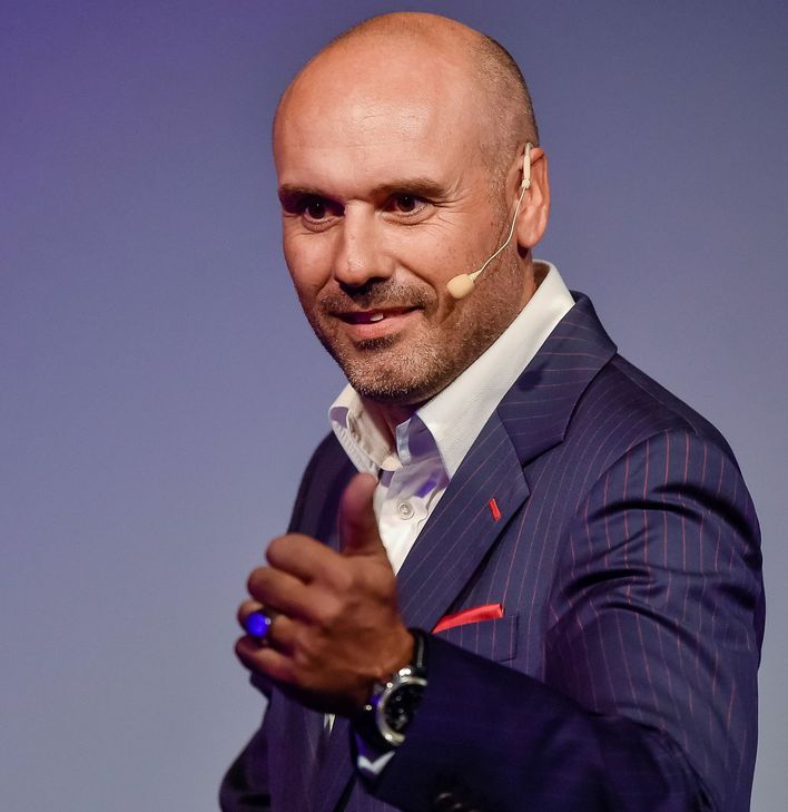 Stefan Dederichs stammt aus Roderath und ist seit zehn Jahren als Keynote Speakter aktiv. Jetzt wurde er in gleich zwei Kategorien für den »Speaker des Jahres 2021« nomoniert. Foto: Privat