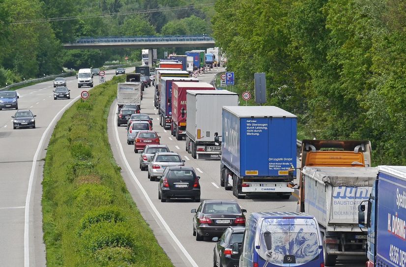 An den Ostertagen erwartet der ADAC wieder Staus auf den Autobahnen.