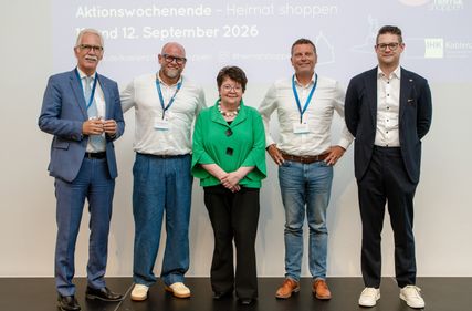 Von links: IHK-Hauptgeschäftsführer Arne Rössel, Prof. Dr. Andreas Hesse (Hochschule Koblenz), IHK-Vizepräsidentin Hildegard Kaefer, Norbert Hegmann (ENSO eCommerce GmbH), IHK-Handelsreferent Sven Klein.