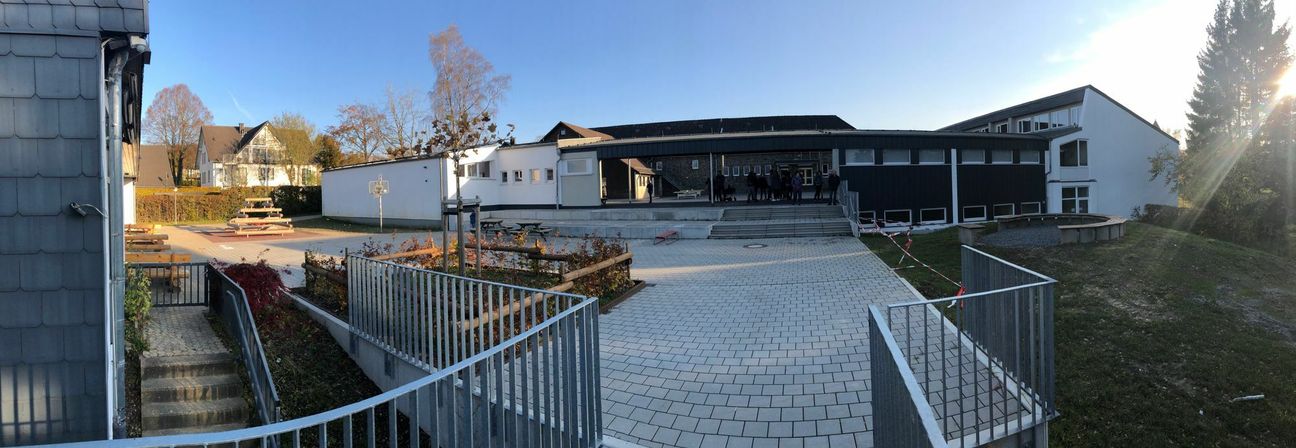 Offen und vielfältig, mit Liebe zum Detail und verschiedensten Spiel- und Aufenthaltsmöglichkeiten wurde der Schulhof der Konzener Gemeinschaftsgrundschule gestaltet. Foto: T. Förster