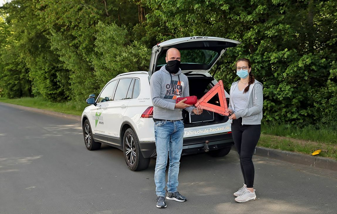 Endlich nicht mehr ausgebremst: Fahrlehrer Christian Hecken darf nach rund acht Wochen Corona-Pause endlich wieder Fahrschüler unterrichten. Foto: Werner Dreschers