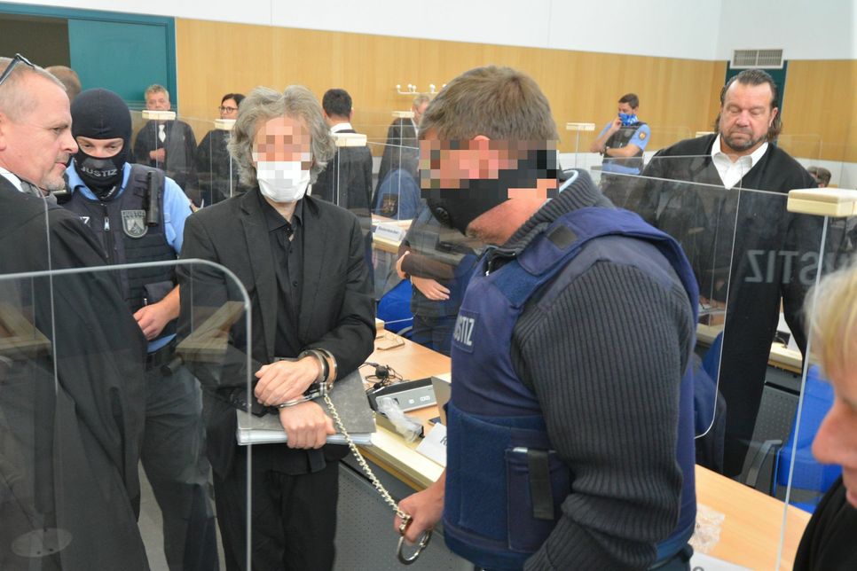 Acht mutmaßliche Cyber-Kriminelle stehen seit Montag in Trier vor Gericht. Fotos: Zender