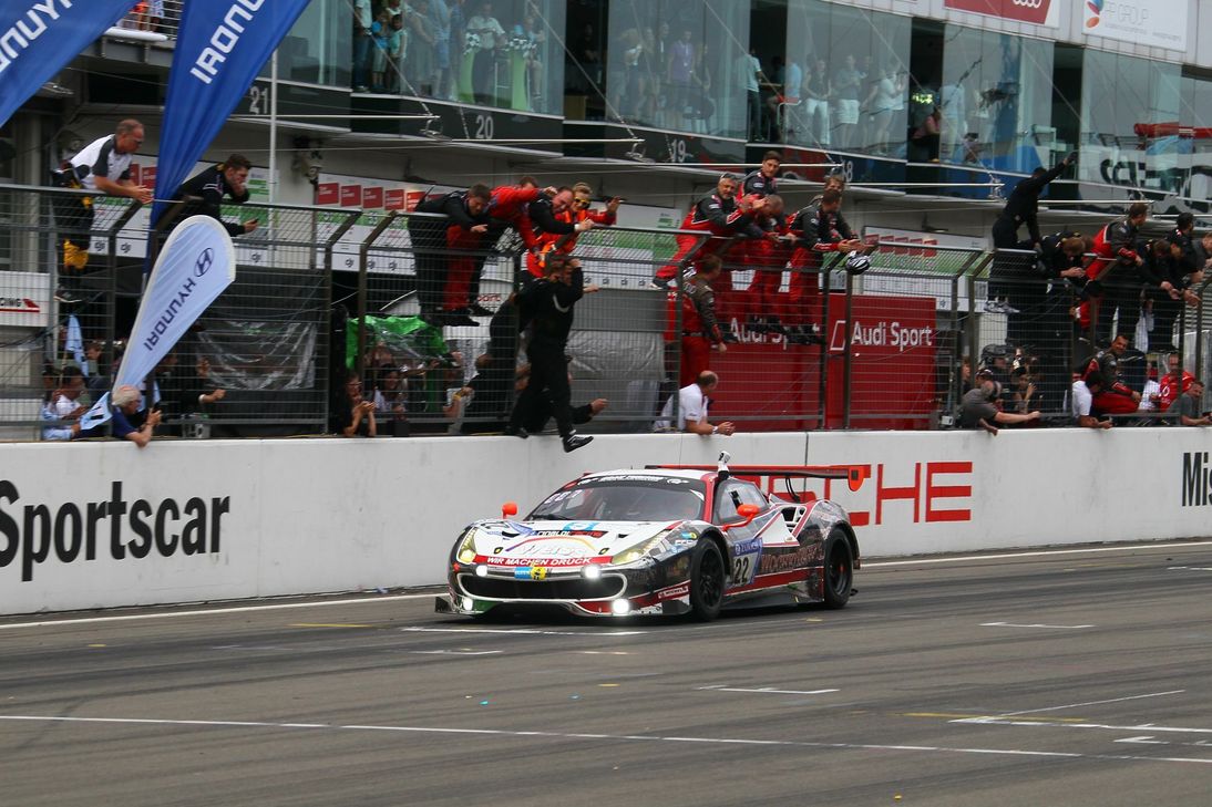 Der WochenSpiegelFerrari schaffte es auf den siebten Platz. Foto: Hardy Elis/racepix.de