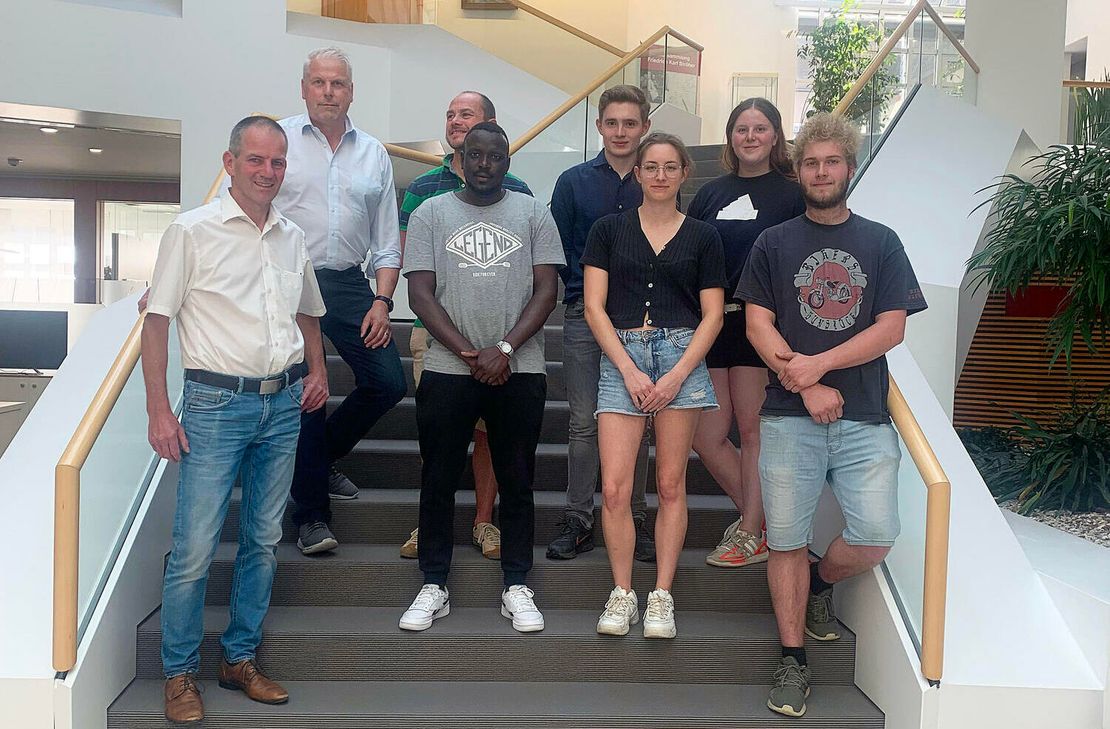 Die Prüflinge stellten ihre Gesellenstücke auch 2023 wieder im Foyer der Kreissparkasse in Simmern vor.