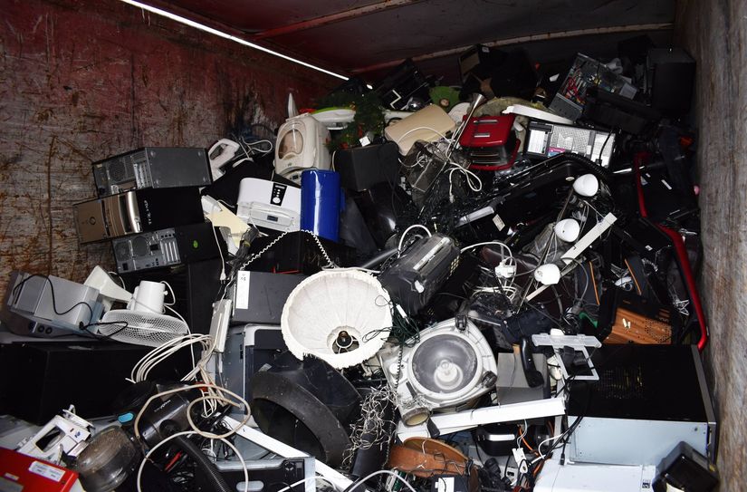 In den Jahren 2021 bis 2025 sind im Landkreis jährlich zwischen 400 und 600 Tonnen an Elektroaltgeräten angefallen.