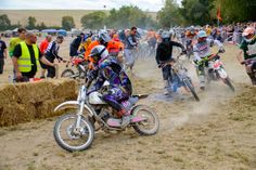 Zwei Tage lang stand der Sportpark Damscheid ganz im Zeichen knatternder Motoren, staubiger Kurven und packender Duelle.