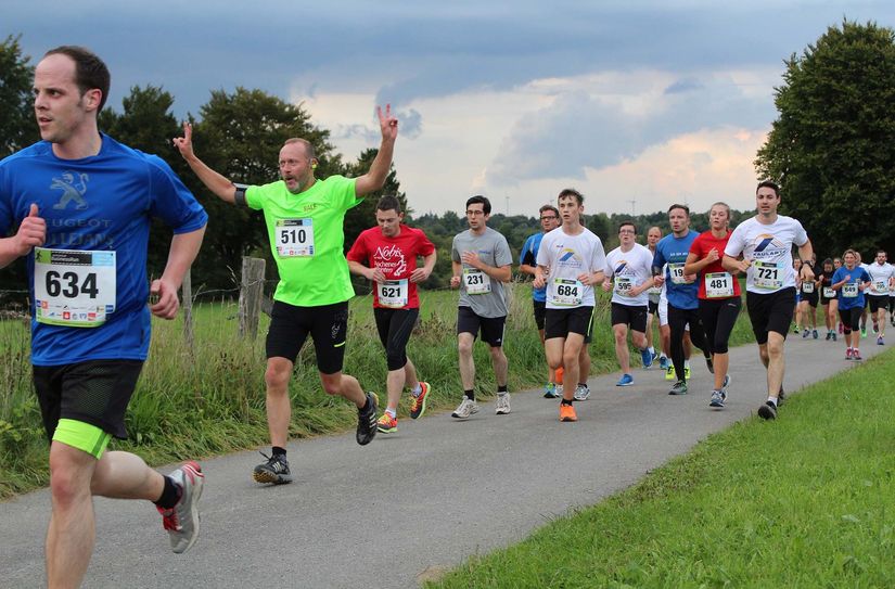 Am Freitag, 5. September, führt der Nordeifeler Businessrun unter dem bewährten Motto: »Lauf los, hab‘ Spaß, tu‘ Gutes!« 5 Kilometer lang durch das Kranzbruchvenn.