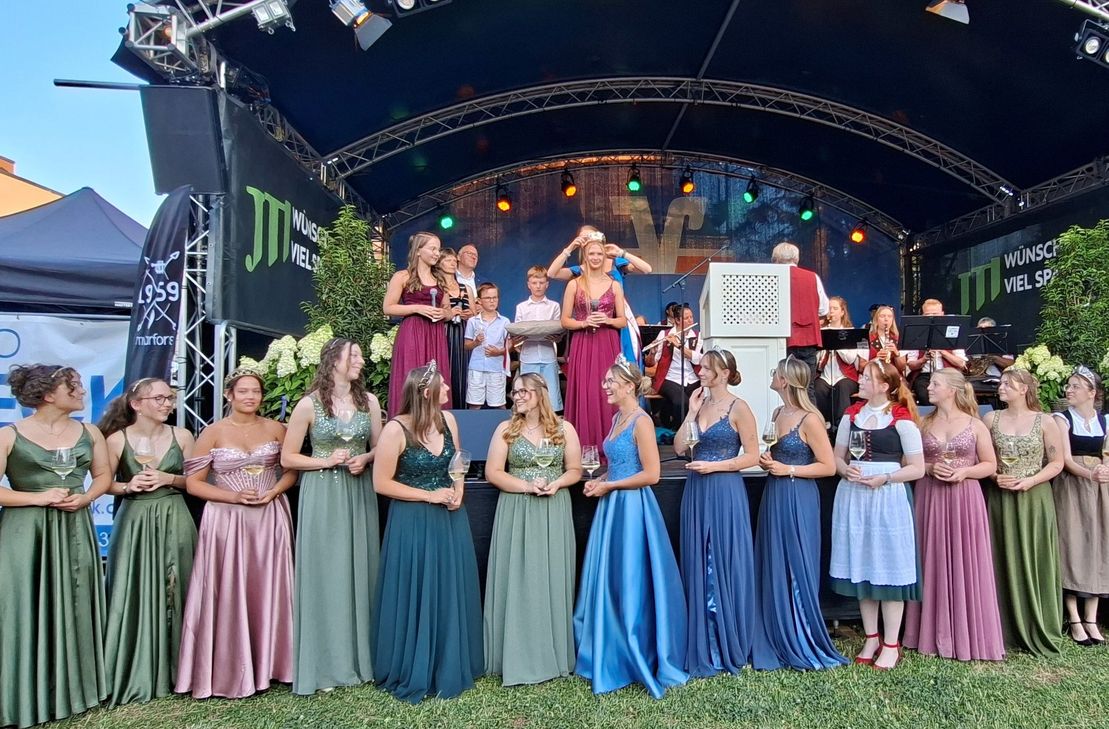 Auftakt zum Olewiger Weinfest: Clara I. regiert Trierer Wein
