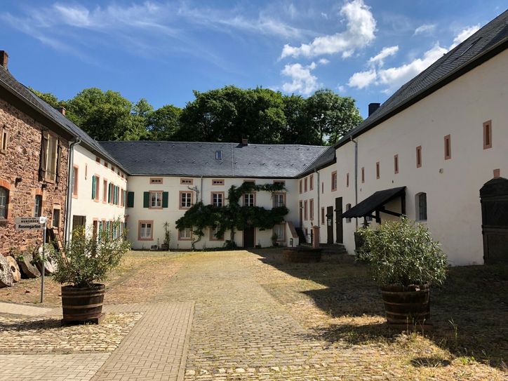 Veranstaltungsort mit besonderem Ambiente – der historische Innenhof des Roscheider Hofs