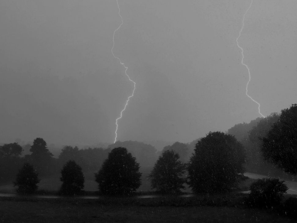 Blitze beim Sommergewitter