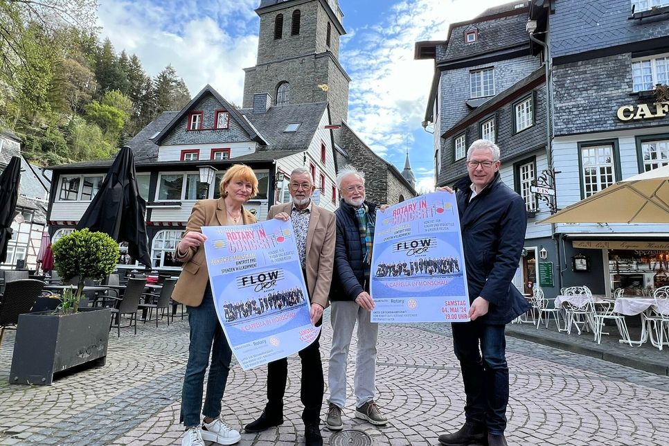 Die Rotarier Jaqueline Huppert, Anthony Harvey, Dr. Paul Ohlig und ihr Präsident Thomas Zehnpfenning« freuen sich auf das zweite Benefizkonzert mit dem Aachener Chor »Flow«.