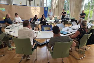 Der erste Prozessworkshop legte die Grundlagen für das Projekt „Dein Dorf – Deine Daten“ – nach den Sommerferien folgt die Dateninventur.