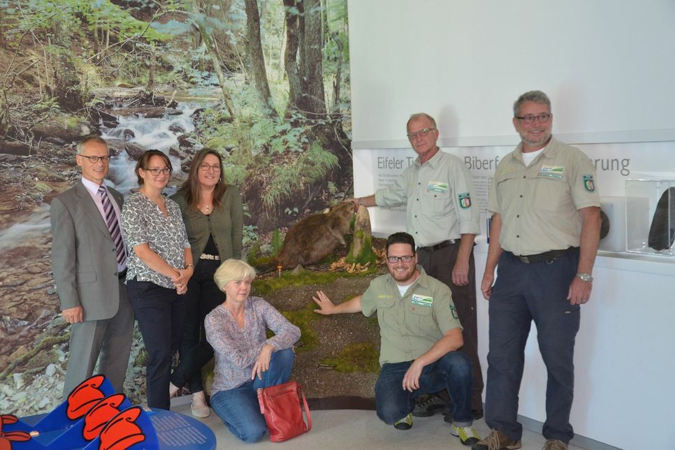 Nationalpark-Verwaltung, Rursee-Touristik, Gemeinde Simmerath und Biologische Station sind stolz auf die erneuerte Ausstellung im Rurberger Nationalpark-Tor.