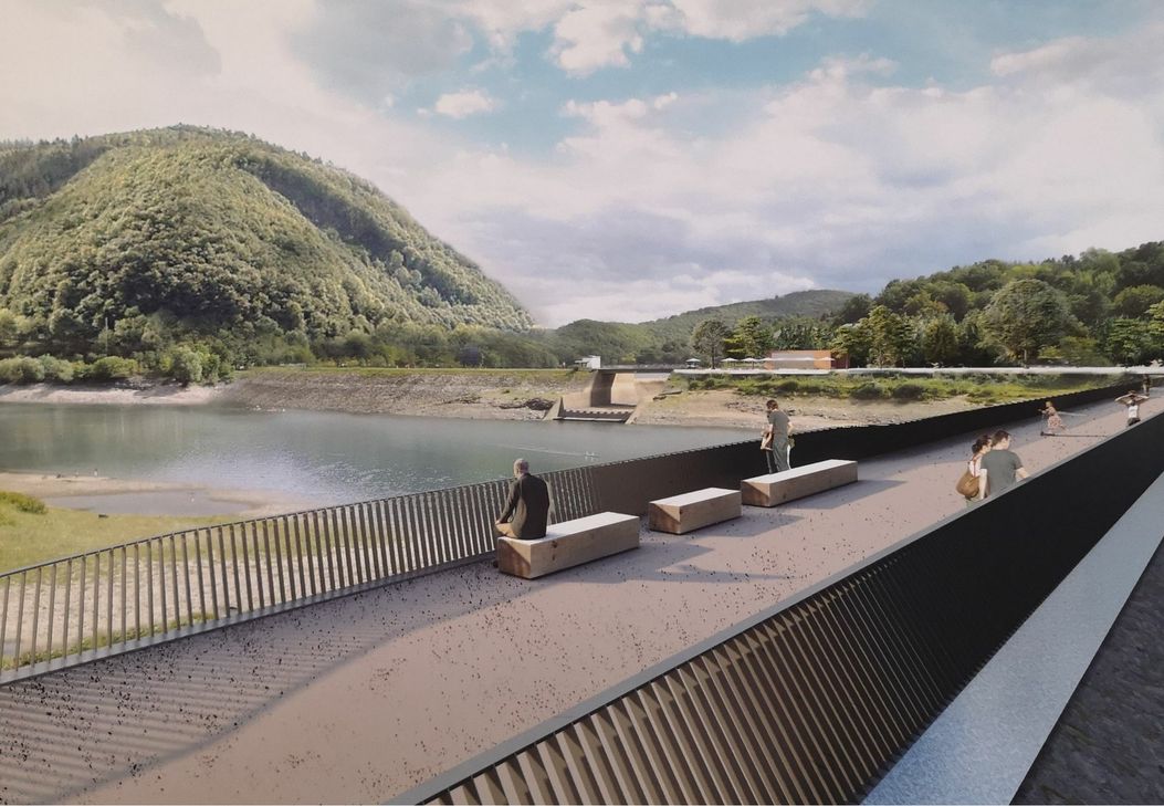 So könnte der Eiserbachdamm künftig einmal aussehen: Autofrei, so dass Fußgänger und Radfahrer ungestört flanieren und schauen können.