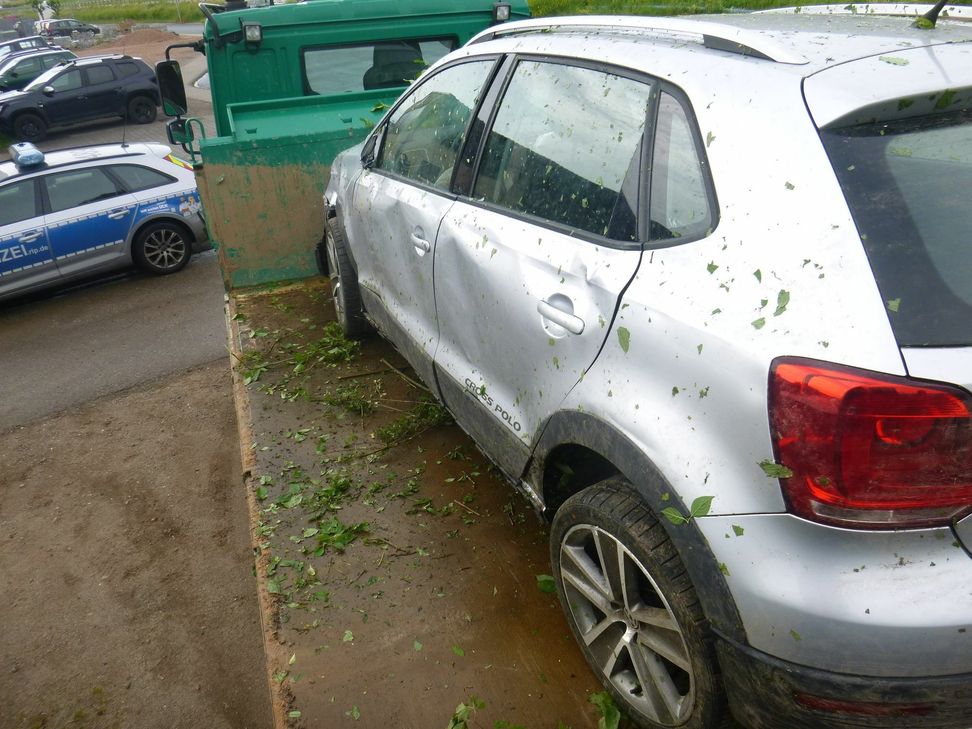 Der Unfallwagen des jungen Fahrers.