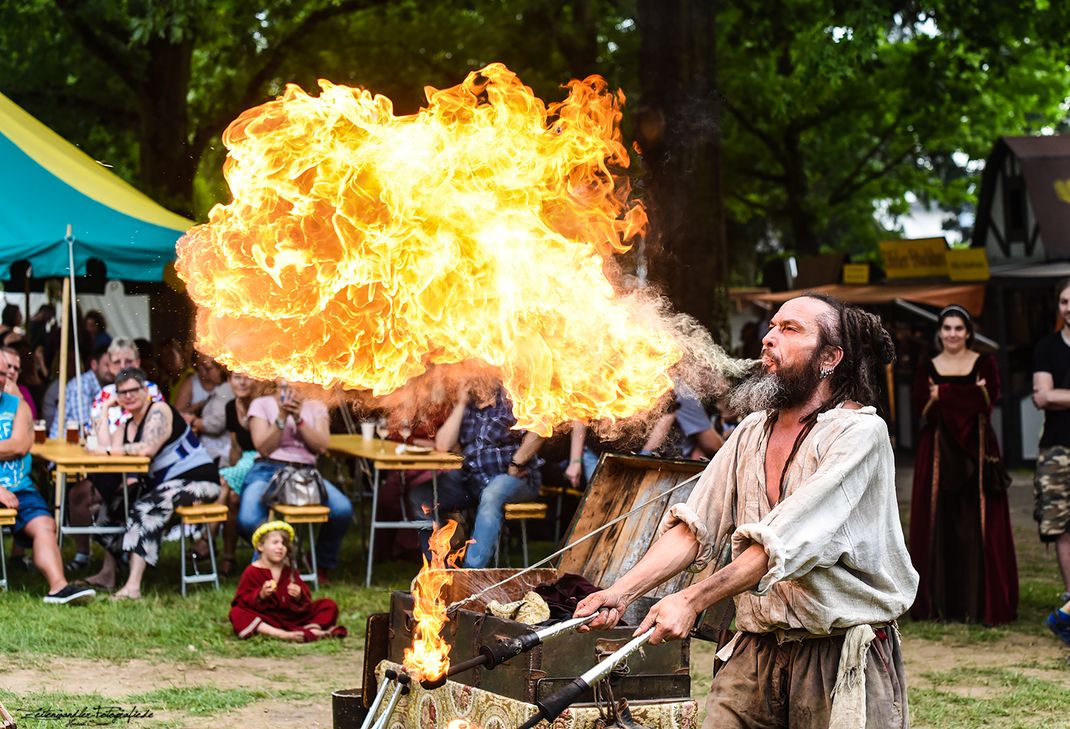 Die sechsten "Mittelaltertage zu Trier" locken am Wochenenede 27. / 28. Juli mit Händlern, Gauklern, Spielleuten und verschiedenen Lagergruppen in den Palastgarten Trier Foto: Hannah Sauer