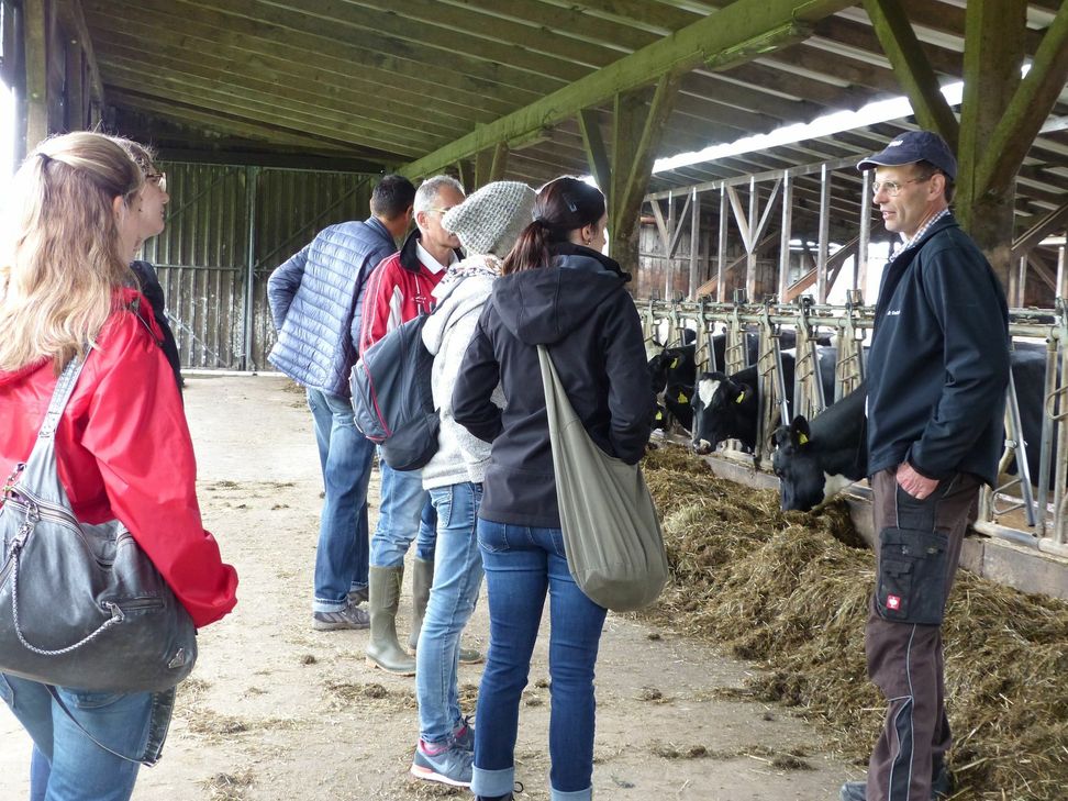 Im Rahmen einer Weiterbildung besuchten Lehrer den Tannenhof bei Malborn. Foto: FF