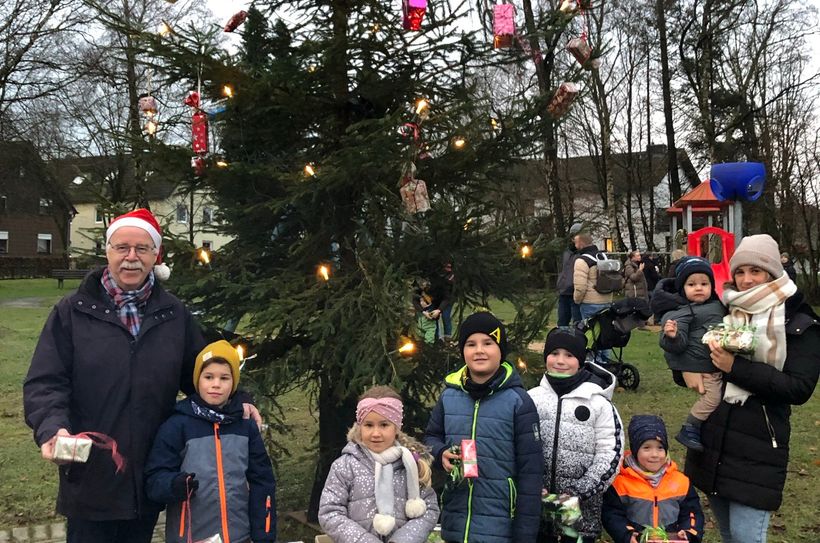 Eine beliebte Aktion in der Vorweihnachtszeit ist das »Boom besenge« in Strauch.