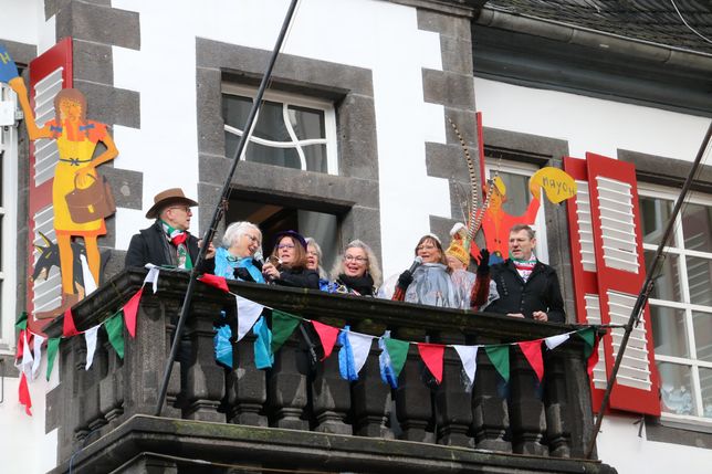 Widerstand war zwecklos. Ob Dirk Meid (l.) musste sich geschlagen geben.