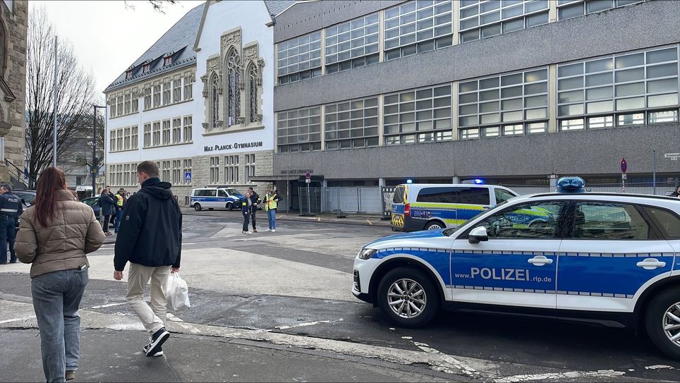 Blick auf das benachbarte Max-Planck-Gymnasium
