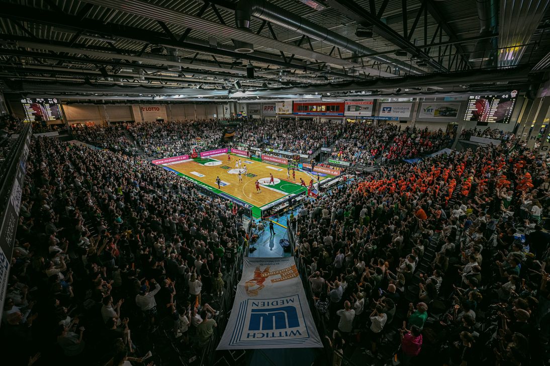 Die volle SWT-Arena steht sinnbildlich für den Basketball-Boom in Trier. Jetzt wird sie noch größer.