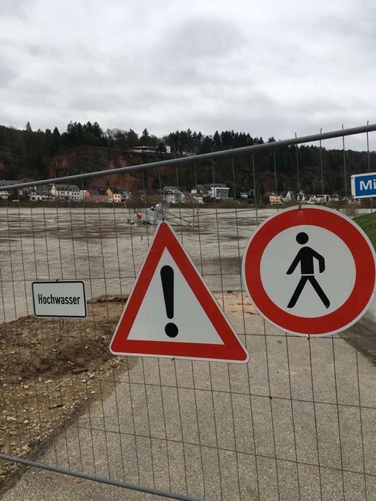 Hochwasser am Zurlaubener Moselufer. Foto: Neumann