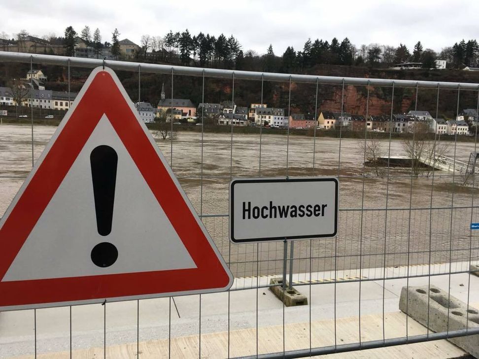 Hochwasser am Zurlaubener Moselufer. Foto: Neumann