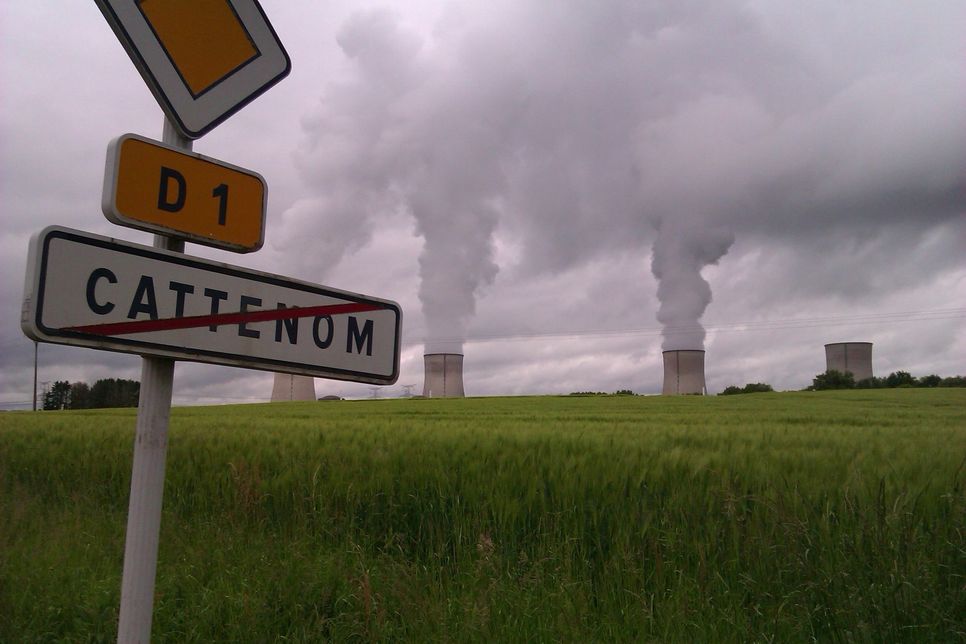 Bei einem Unglück in einem der vier Reaktorblöcke des AKW in Cattenom wäre auch die Bevölkerung in den Nachbarstaaten Deutschland und Luxemburg unmittelbar betroffen. Foto: Archiv