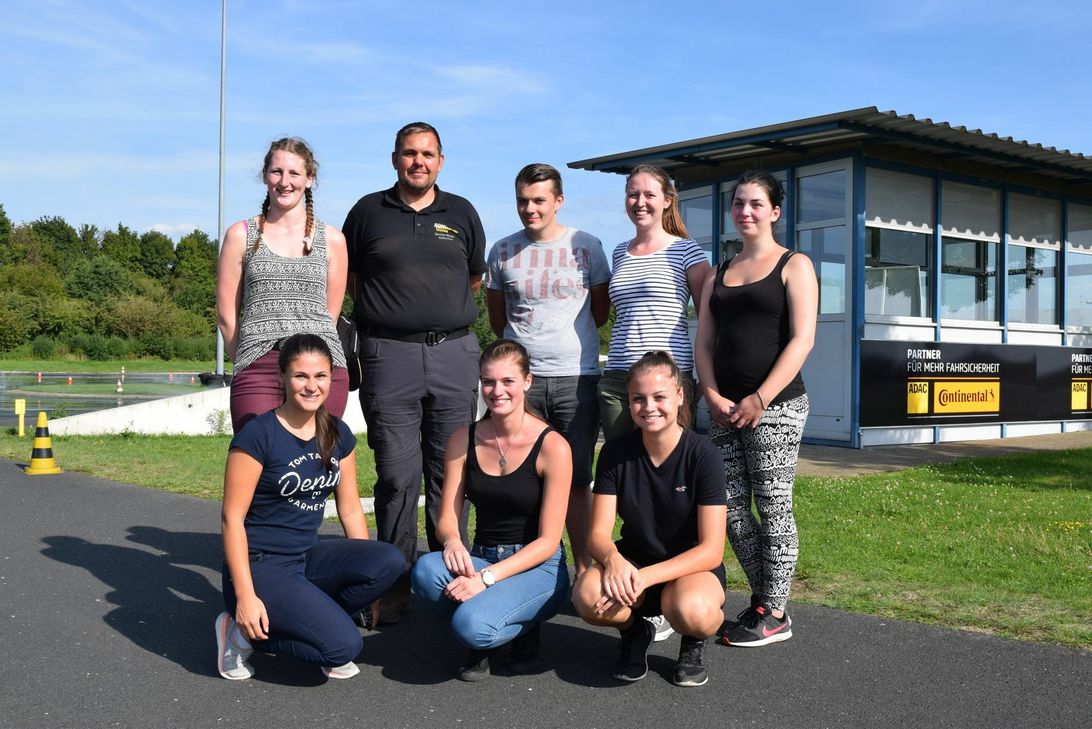 Die "jungen Wilden" mit Trainer Carsten Meyer-Haßfurther