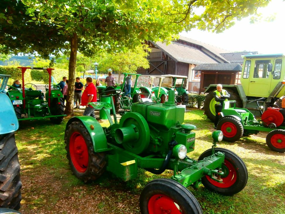 Das Traktortreffen in Kenn lockt alle zwei Jahre viele Gäste an. Foto: Diederich