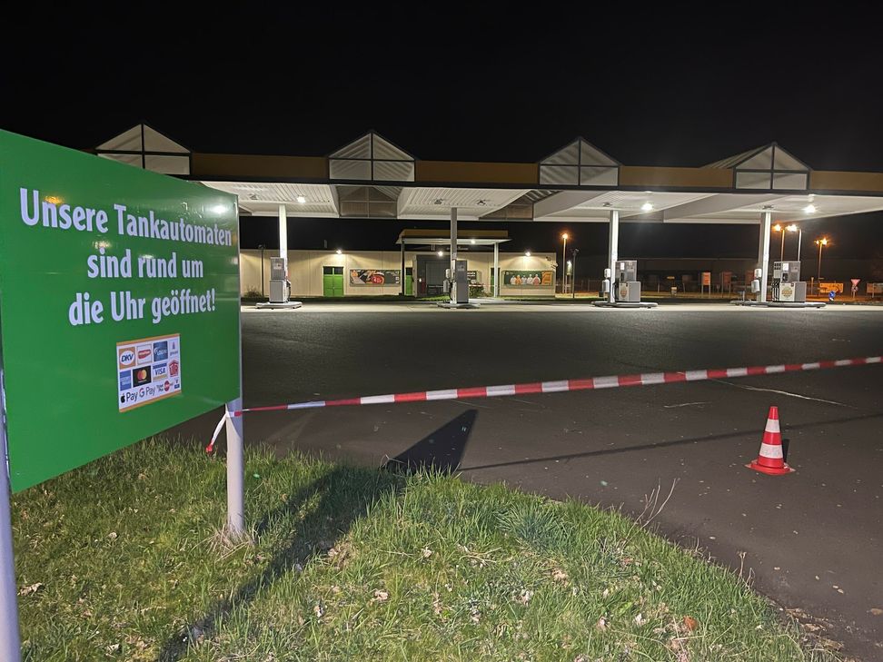 Die Tankstelle wurden am späten Nachmittag vorläufig geschlossen.