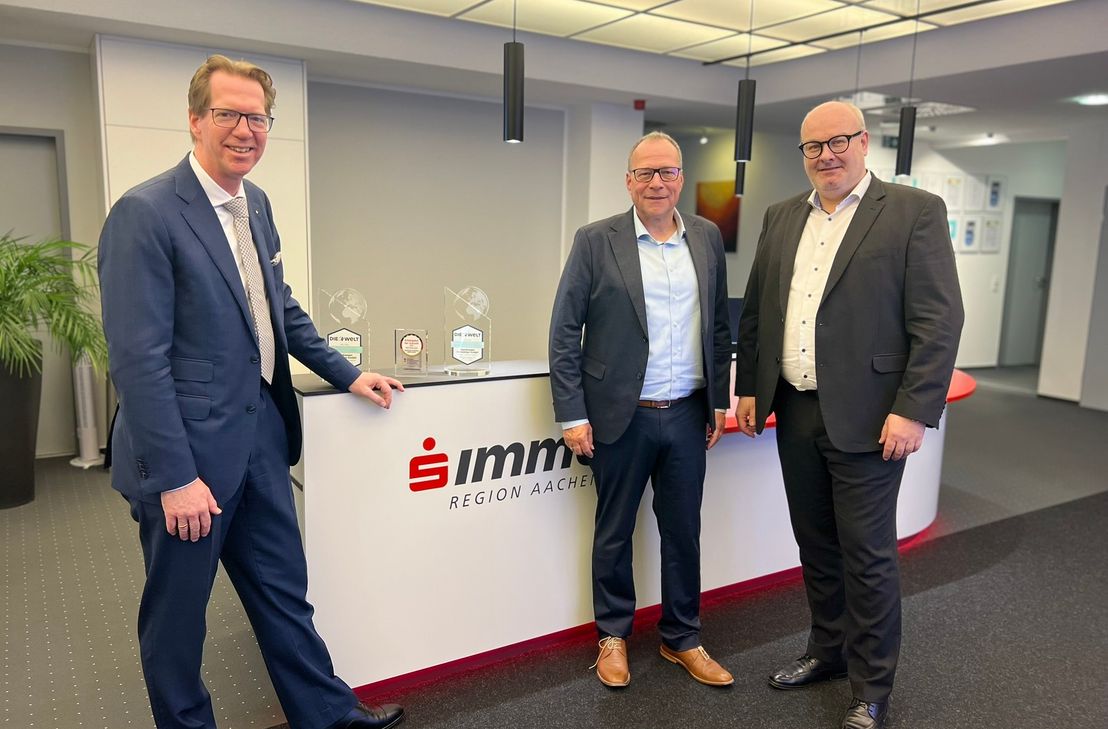 Thomas Salz, Dietmar Röhrig und Tobias Hermanns (v.l.) - Geschäftsführer der Sparkassen Immobilien GmbH - sind zufrieden mit der aktuellen Entwicklung und wissen um die ungebrochene Beliebtheit des ländlichen Raums.