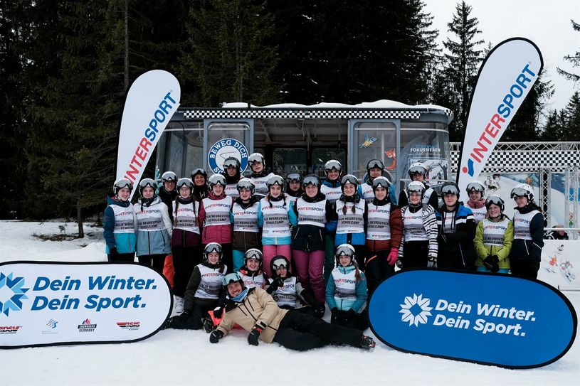 24 Schülerinnen und Schüler aus Hermeskeil erlebten Ski-Spaß in Vollendung mit Felix Neureuther.