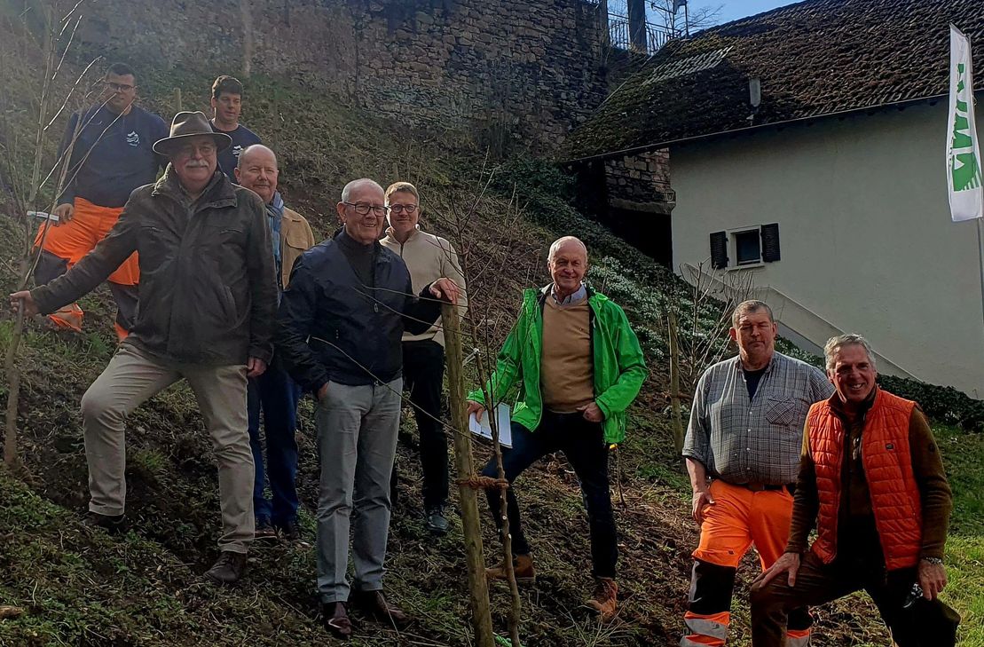 Frédéric Dubois, Andreas Jäger, Dennis Dubiel (im Hintergrund), Manfred Orth, Gerd Gilfert, Conny Bausch, Stadtbürgermeister Andreas Reymann, Franz-Josef Scheuer, Markus Schuh und Werner Ollig (im Vordergrund).