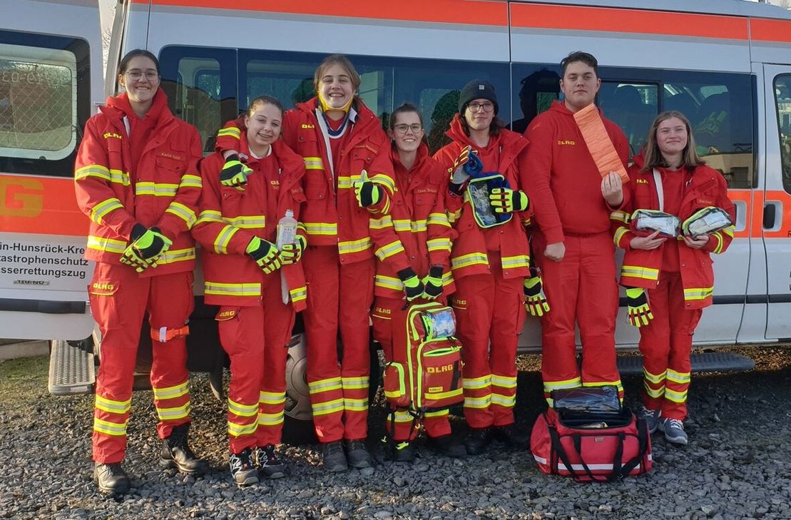 In der letzten Woche haben sieben Mitglieder des Jugend-Einsatz-Teams (JET) der DLRG Boppard erfolgreich die Abschlussprüfung zum Sanitätshelfer in Andernach abgeschlossen.