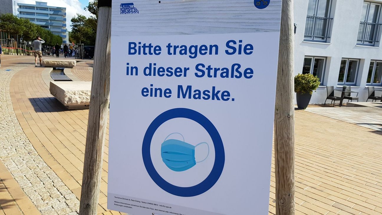 Maske tragen und Abstand halten bleibt weiterhin wichtig. Foto: Klaus Desinger