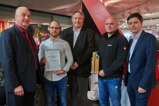 Klaus Schäfer (Geschäftsführer Eifel Tourismus), Nico Thomas, Axel Wirtz (stellvertretender Städteregionsrat), Frank Läufer und Philipp Piecha (IHK Aachen). Foto: Petra Grebe/EIFEL Tourismus
