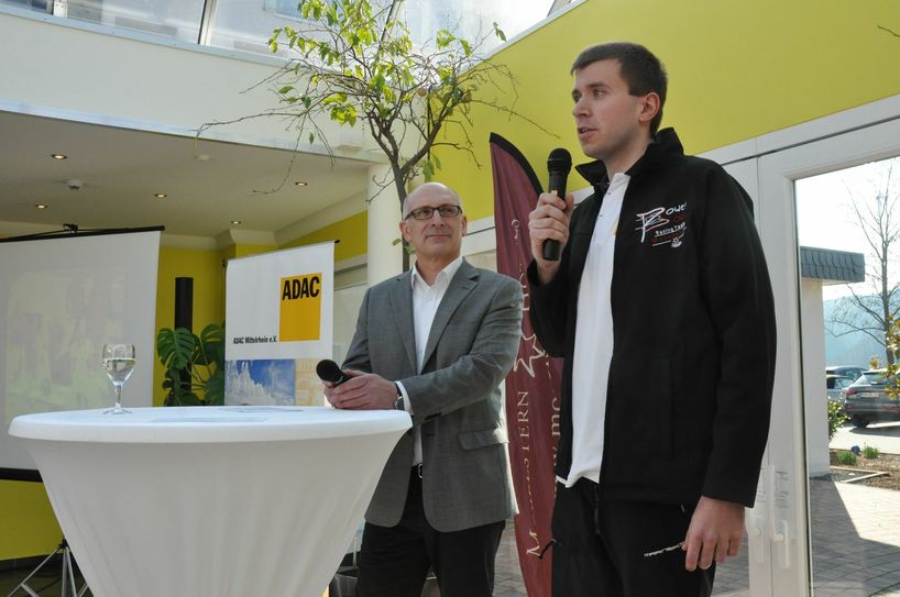 Christian Groß (rechts) steht Jörg Hennig Rede und Antwort.