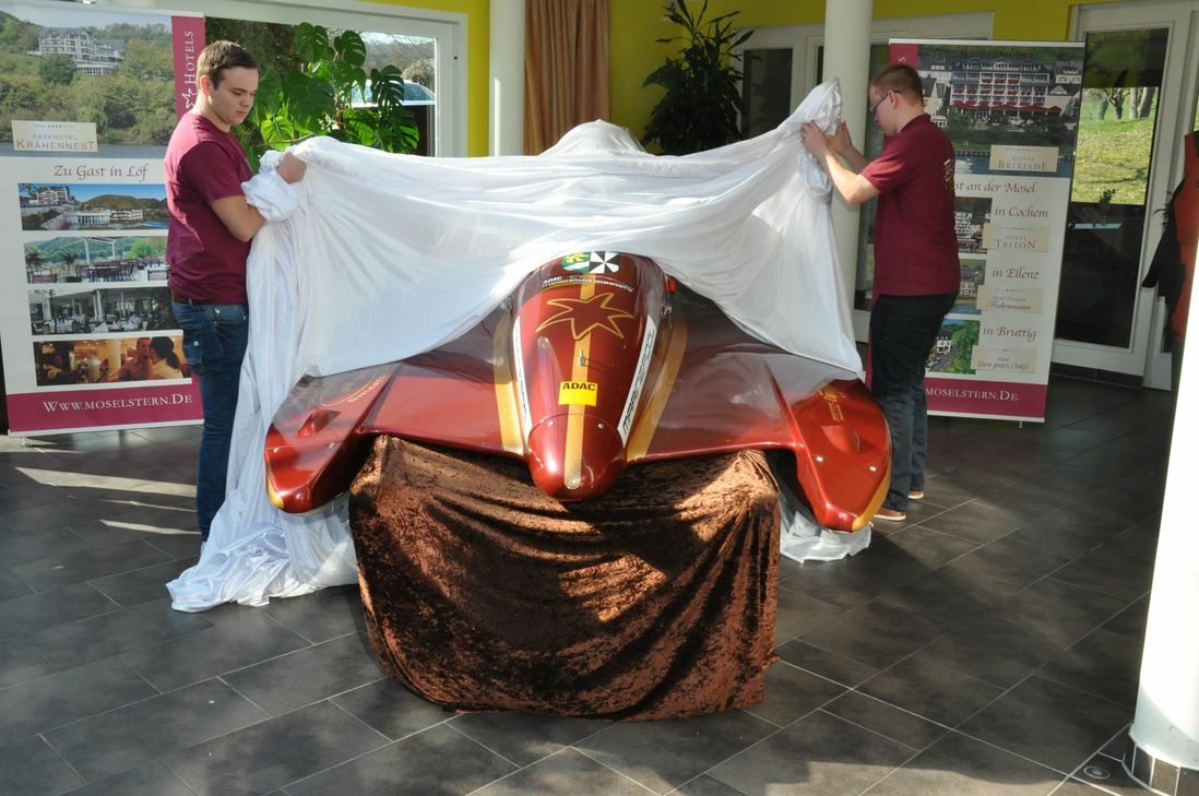 Der Moment der Enthüllung des neuen Boliden.