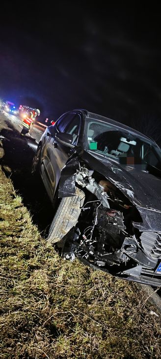Trotz der Wucht des Zusammenstoßes blieben alle Insassen der beiden Unfallfahrzeuge unverletzt.