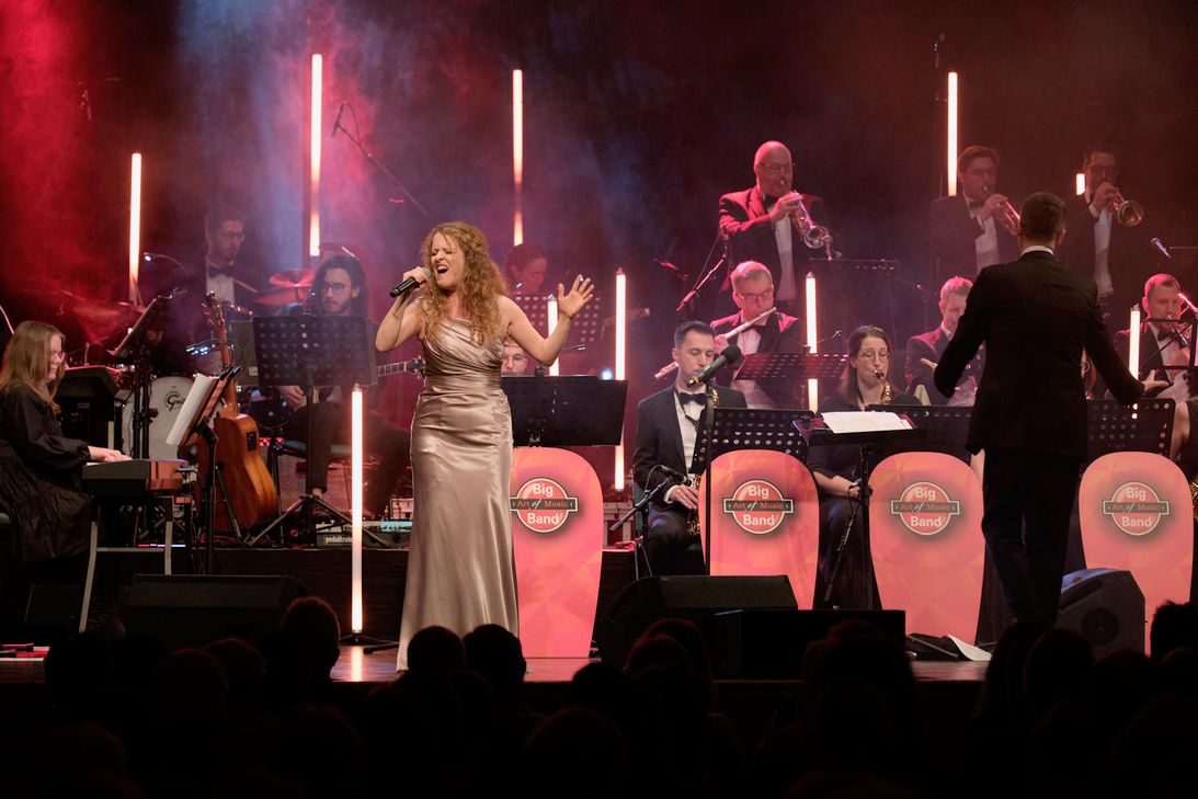 Das beliebte Vorweihnachtskonzert „EMOTION“ der Big Band „Art of Music“ kehrt zurück!