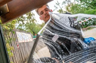 Jamie Lion Ungermann hat nicht nur im Kammerbezirk Aachen die beste Gesellenprüfung abgelegt, sondern auch beim Landeswettbewerb den Sieg errungen. Die Urkunde erhielt er von Landeslehrlingswart Siegfried Ruhkamp und der Obermeisterin Nadine Ludwigs.